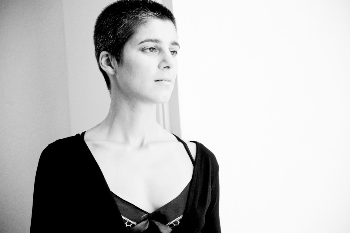Sängerin Natalie Gozzi für berührende Momente zur Beerdigung.
