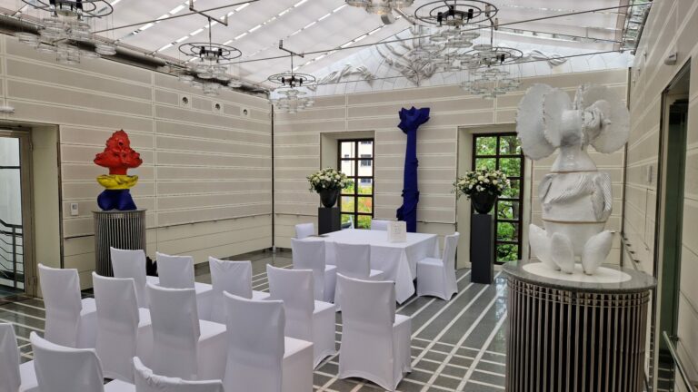 Ihre Sängerin Natalie Gozzi für standesamtliche Trauung im Hotel Widder in Zürich.