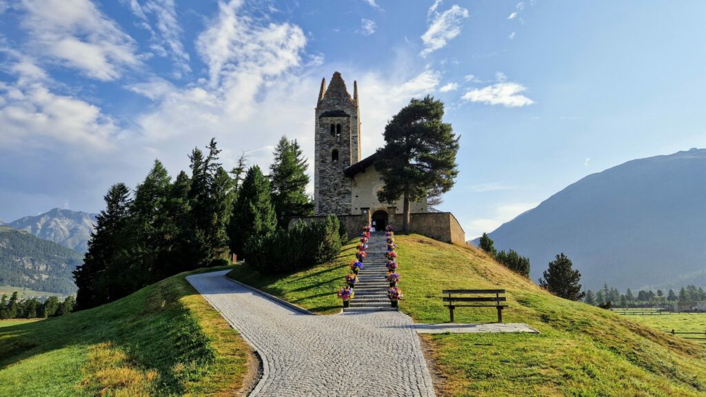Hochzeitssängerin Natalie Gozzi singt an Ihrer Trauung in Celerina, im Graubünden und der Schweiz.