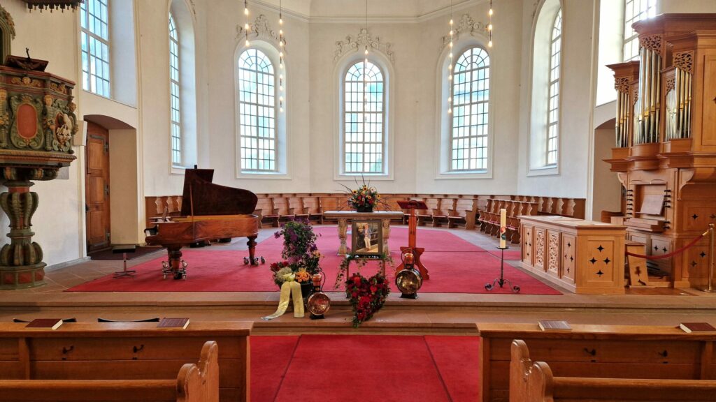 Sängerin für Beerdigung und Trauerfeier in Brugg Aargau.