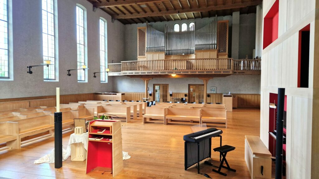 Natalie Gozzi singt an der Beerdigung oder Trauerfeier Ihres geliebten Menschen in Bern und der Schweiz.