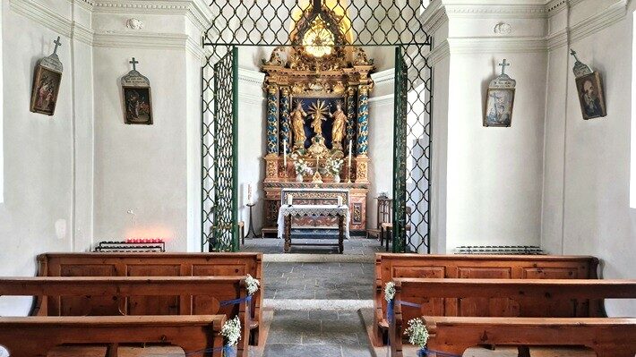 Sängerin Natalie Gozzi für berührende Momente an Taufe in Zermatt.