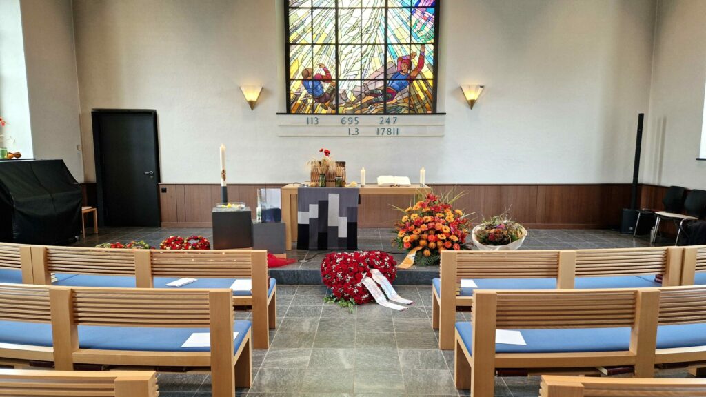 Sängerin für Trauerfeier in Eschlikon TG hier buchen.