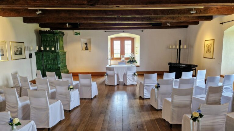 Sängerin für Hochzeit auf Schloss Habsburg hier buchen!