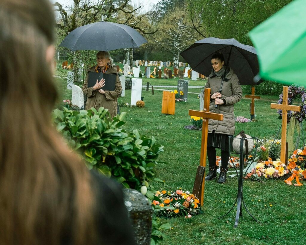 Gesang von Natalie Gozzi für Beerdigung auf Bremgartenfriedhof Bern.