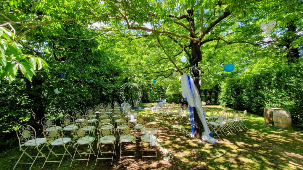 Hier Ihre Hochzeitssängerin für Trauung in Lugano buchen.
