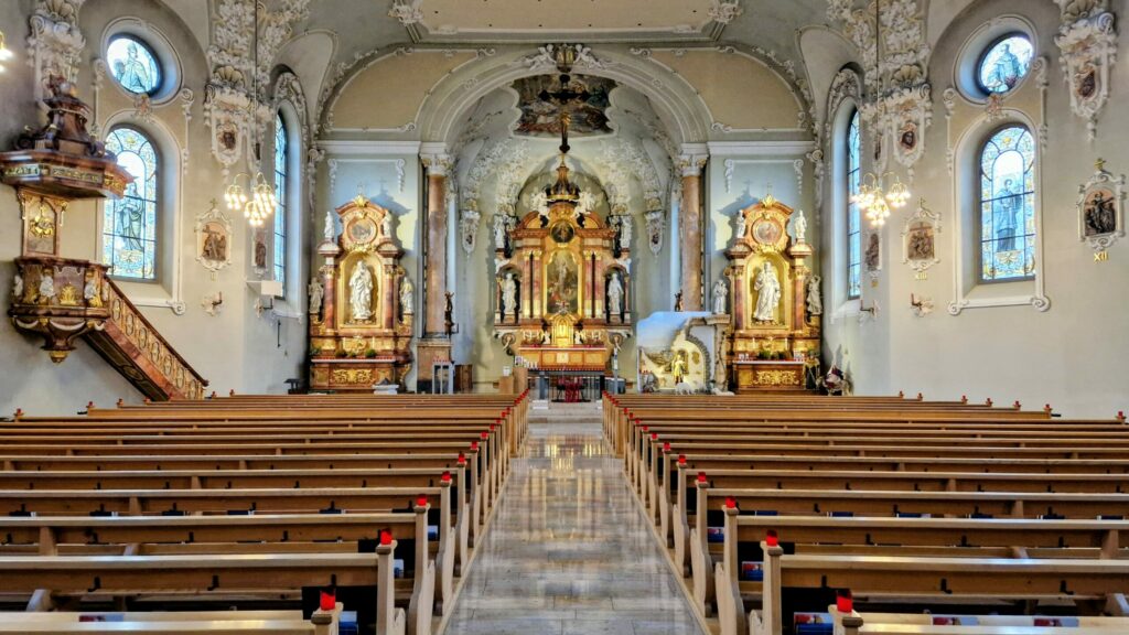 Natalie Gozzi singt an Trauerfeiern und Beerdigungen in Widnau, im Rheintal und der ganzen Schweiz.