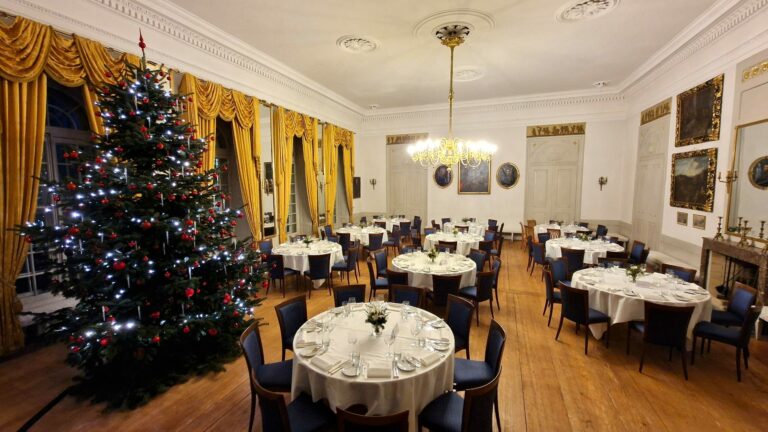 Die Sängerin für Ihre Weihnachtsfeier in Luzern.