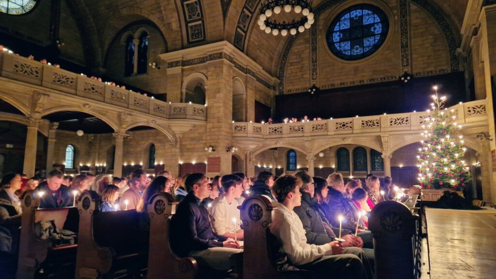 Natalie Gozzi ist die Sängerin für Ihre Weihnachtsfeier in Zürich und der ganzen Schweiz.