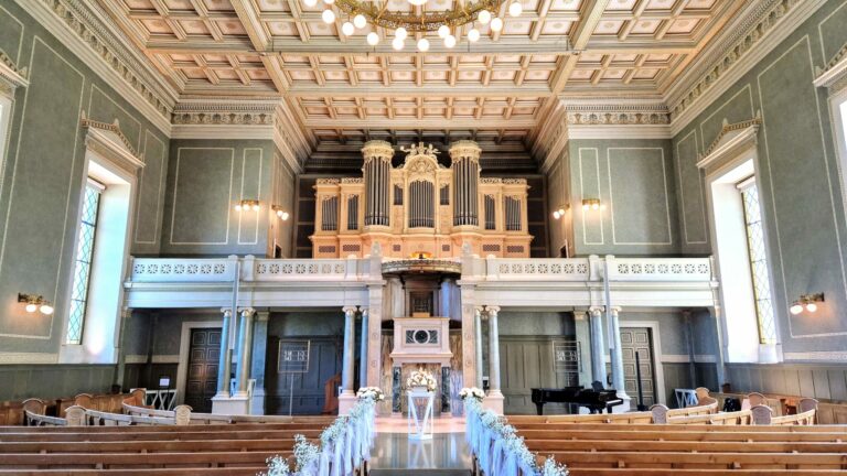 Sängerin Natalie Gozzi für Trauung und Hochzeitsapéro in Zürich.