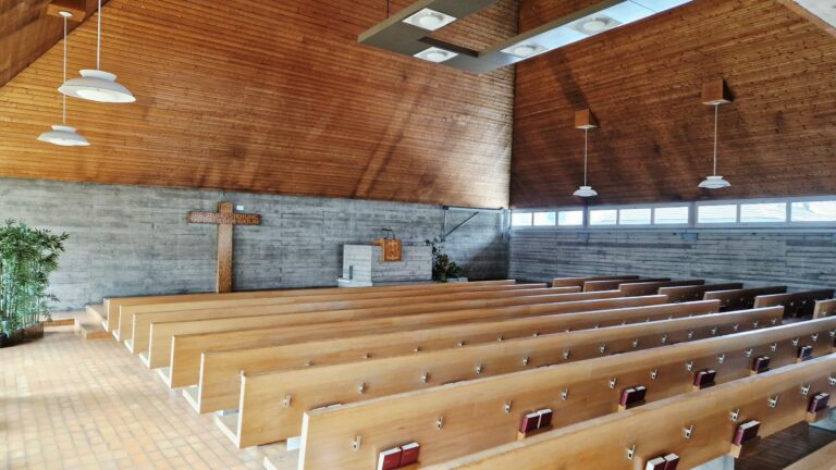 Ihre Sängerin Natalie Gozzi für Trauerfeier in Uster, Zürich und der ganzen Schweiz.