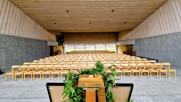 Die Sängerin Natalie Gozzi für Beerdigung und Trauerfeier in Zürich und der ganzen Schweiz.