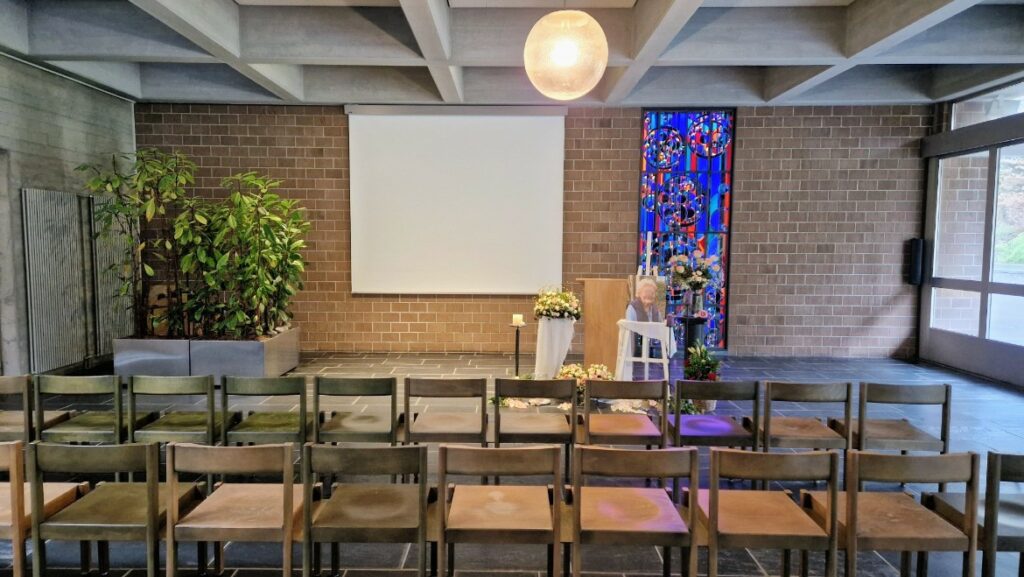 Trauersängerin Natalie Gozzi für Trauerfeier und Beerdigung auf Friedhof Frauenfeld und der ganzen Schweiz