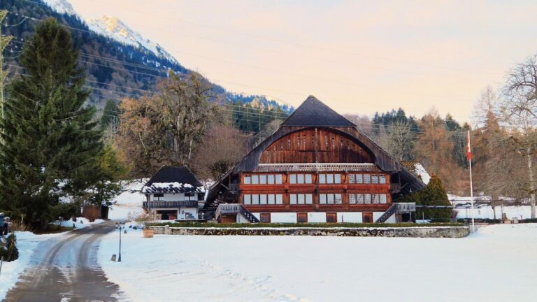 Sängerin Natalie Gozzi für 90. Geburtstag im Landgasthof Rohrmoos in Pohlern buchen.
