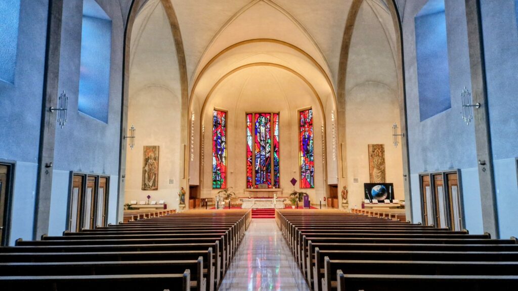 Trauersängerin Natalie Gozzi hier buchen für Beerdigung und Trauerfeier in Visp und der ganzen Schweiz.