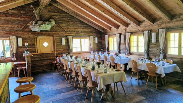 Für Musik an Ihrem Geburtstag in der Lenzerheide buchen Sie hier die Sängerin Natalie Gozzi.