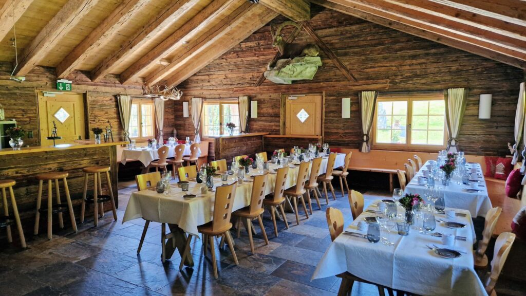 Die Sängerin Natalie Gozzi macht Musik an Ihrem Geburtstag in der Lenzerheide.