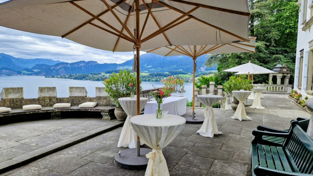 Natalie Gozzi ist die Musikerin für Ihre Hochzeit auf Schloss Meggenhorn und in Luzern und der ganzen Schweiz.