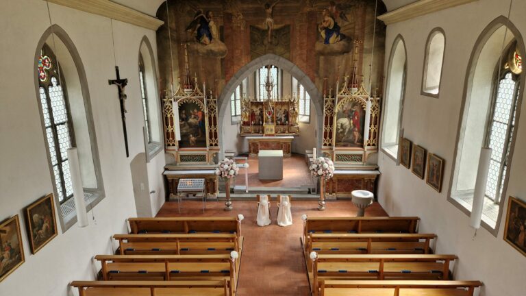 Ihre Sängerin Natalie Gozzi für Trauung in Rapperswil Jona hier buchen.