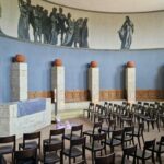Trauersängerin in der Abdankungshalle des Friedhofs Brugg AG
